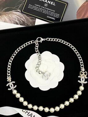 🥥🥥Chanel Pearl and Chain Double C Bow Necklace🍇